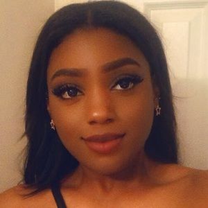 Meet your Posher, Alexia